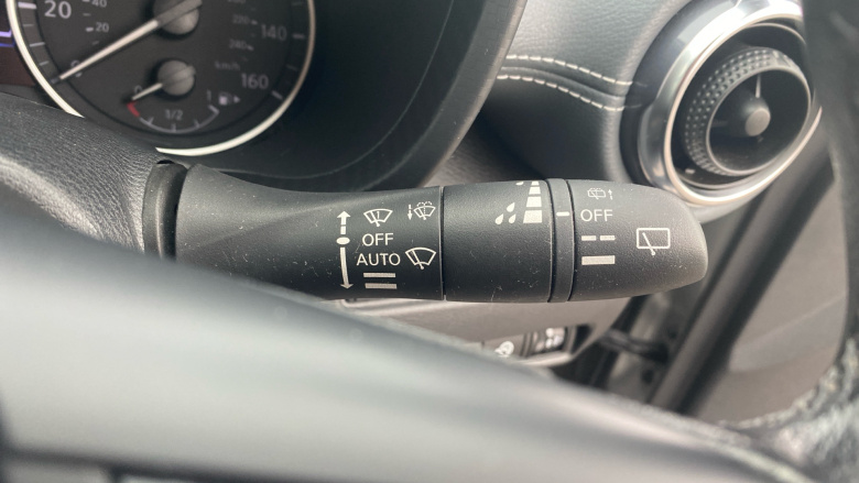 Nissan Juke 1.0 DiG-T 114 N-Connecta 5dr Petrol Hatchback